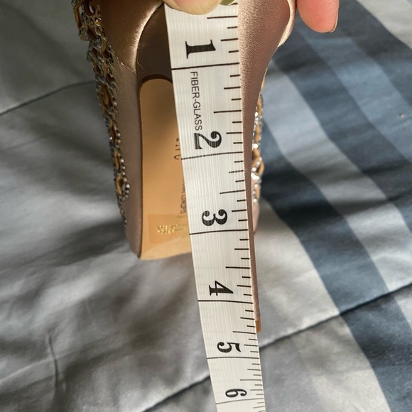 Used INC International high heels women’s shoes,with shiny stones,size 7.5 M - Picture 6 of 8